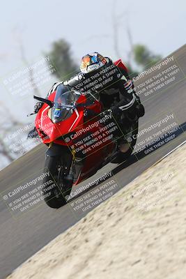 media/Sep-20-2025-TrackDaz (Sat) [[27f0cde673]]/B Group/1120am (Turn 2)/